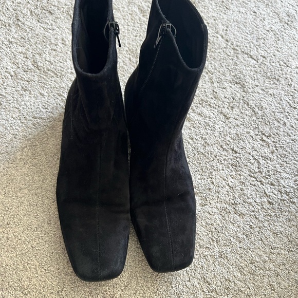 Vagabond Mona Women’s Size 39 Minimal Zip Heel Black Suede Leather Boots Booties - Picture 4 of 7